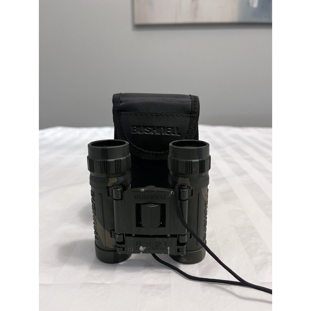 BUSHNELL 8 x 21 Compact Binoculars 378 ft at 1000 Yards Camouflage W/Case